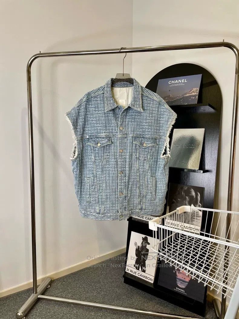 Givenchy Givenchy 23SS All-Over Printed Logo Single-Breasted Sleeve Size US XL / EU 56 / 4 - 1 Thumbnail