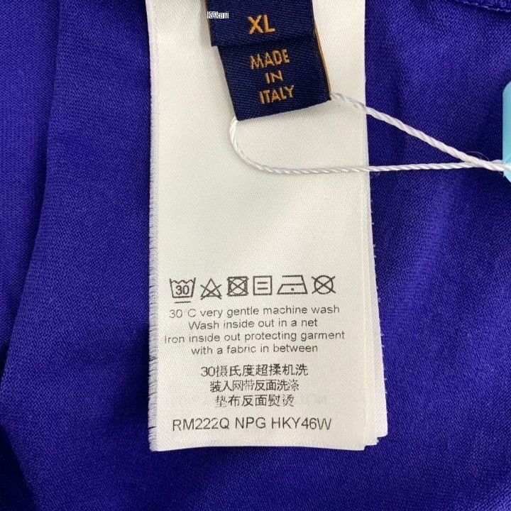 Louis Vuitton Louis Vuitton Logo Gradient Print Cotton T-shirt Size US XL / EU 56 / 4 - 6 Thumbnail