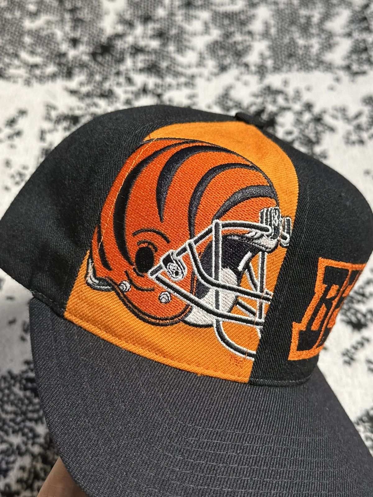 American Needle Vintage NFL Cincinnati Bengals Embroidered 90s Hat Size ONE SIZE - 2 Thumbnail