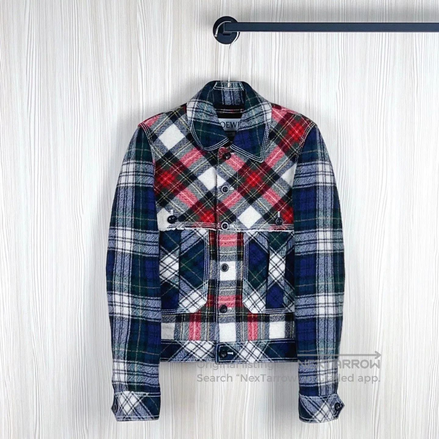 Loewe plaid short jacket with contrasting colors. Size US L / EU 52-54 / 3 - 1 Thumbnail
