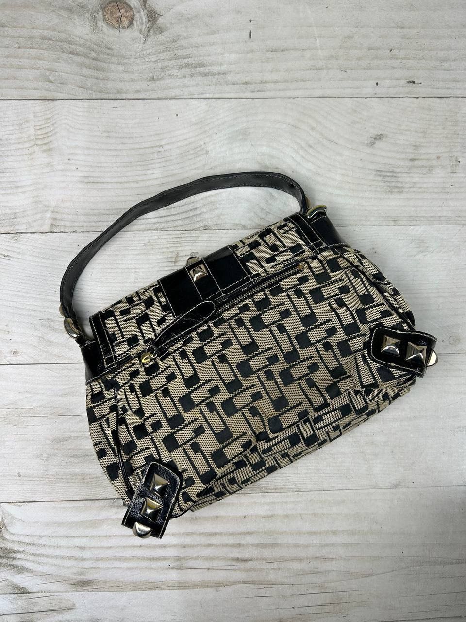 Guess Vintage Guess Leather Monogram Shoulder Bag Y2K Size ONE SIZE - 4 Thumbnail