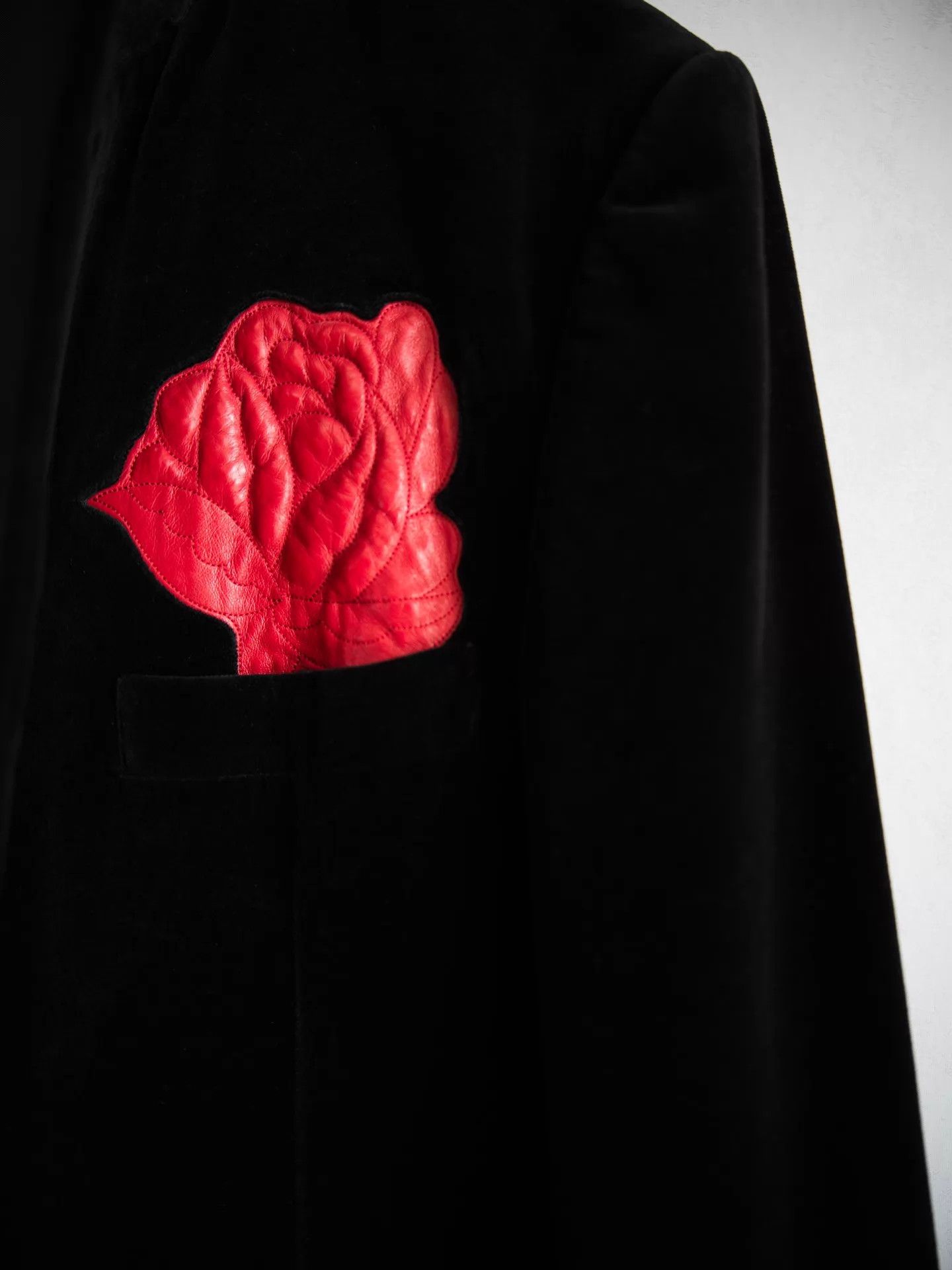 Yohji Yamamoto Yohji Yamamoto 03AW Black Velvet Rose Leather Jacket Size US L / EU 52-54 / 3 - 6 Thumbnail
