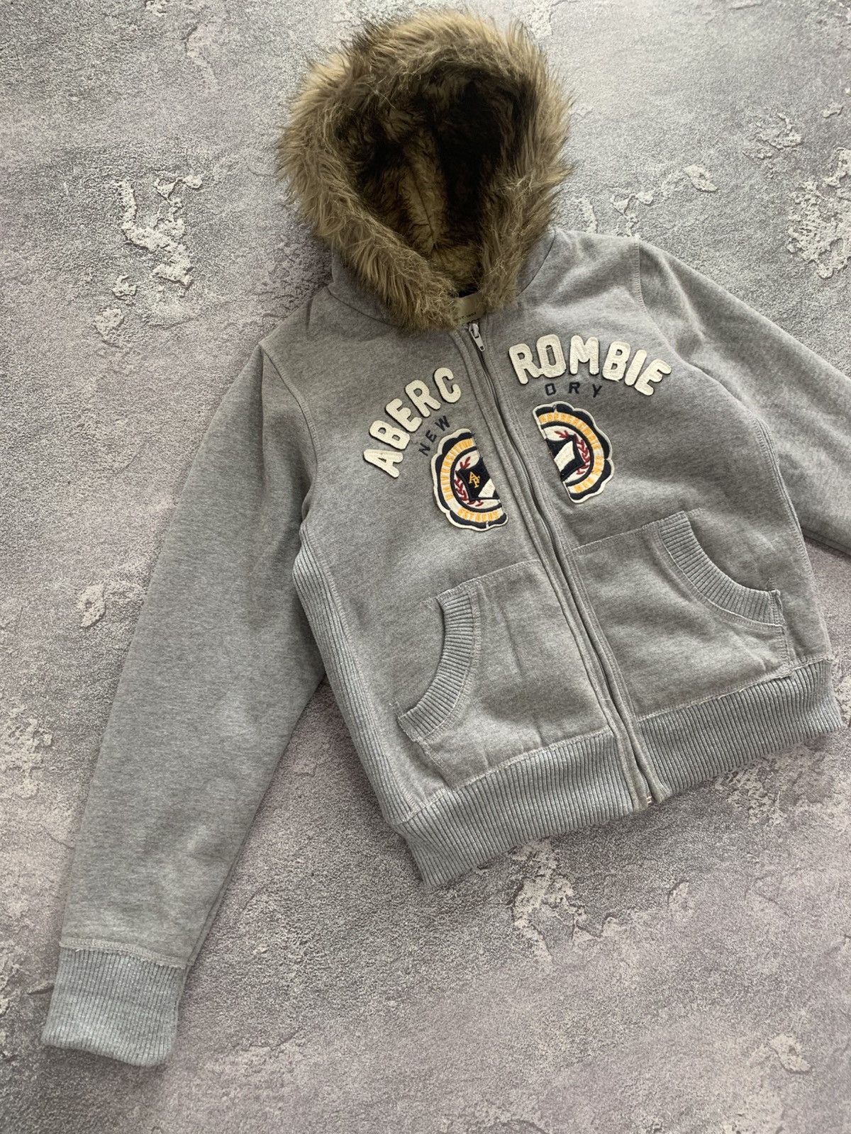 Abercrombie & Fitch Y2K Abercrombie & Fitch Fur Zip Hoodie Ifsixwasnine S size Size US S / EU 44-46 / 1 - 2 Thumbnail