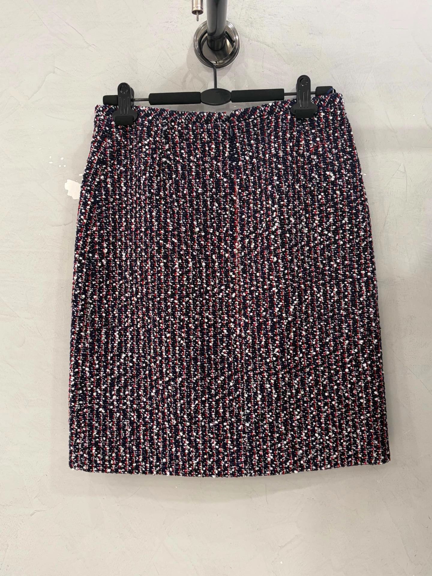 Louis Vuitton LV 23 Jin Chen Silk Lined Monogram Tweed Midi Skirt Size 36 Size 26" / US 2 / IT 38 - 2 Thumbnail