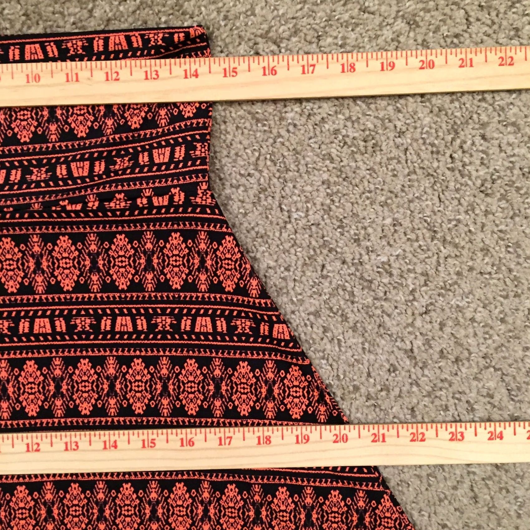 Vintage LuLaRoe Skirt Geometric Knee Length A-Line Pink ML Medium Unlined Pull On Women Regular Vintage: No Size 32" / US 10 / IT 46 - 3 Thumbnail