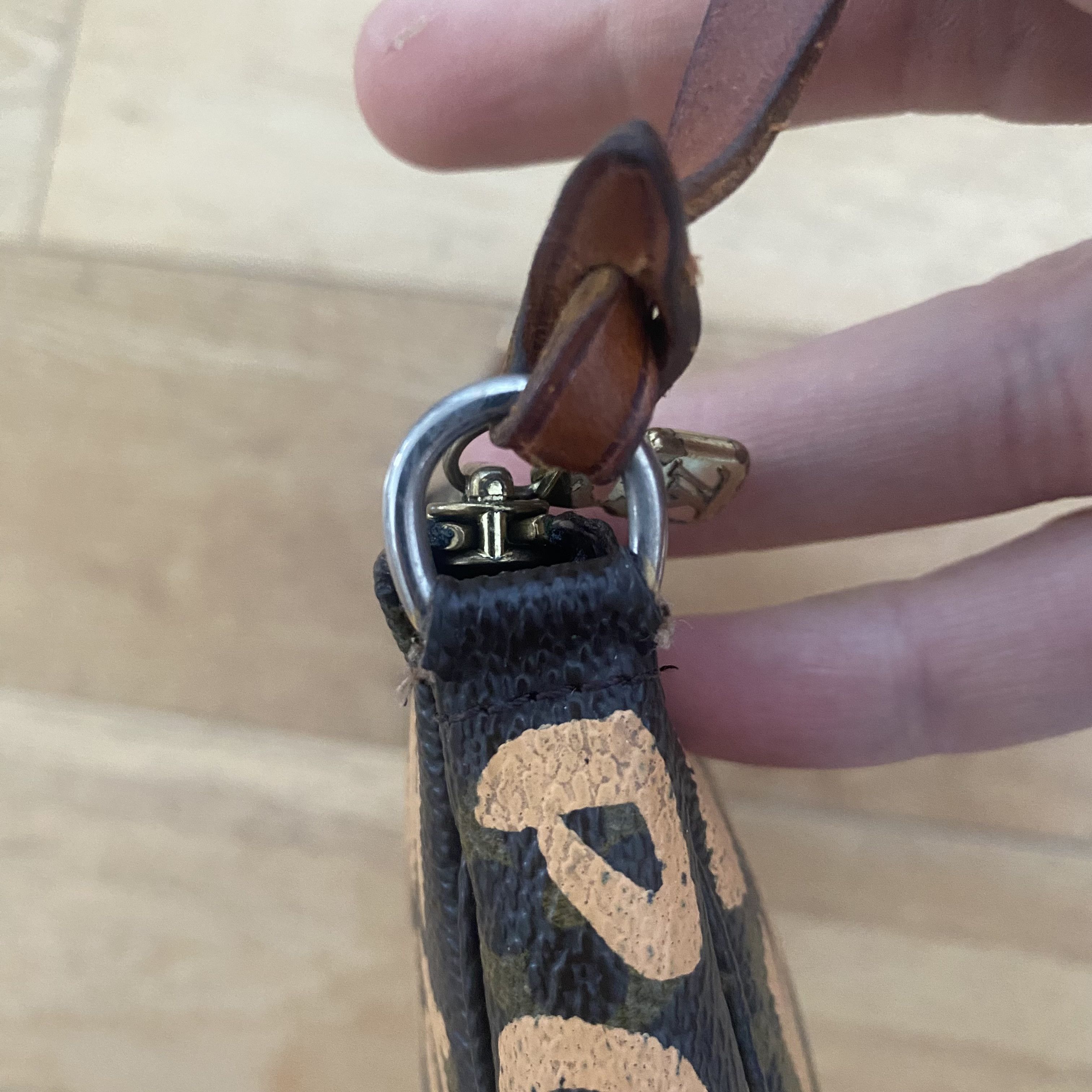 Louis Vuitton Louis Vuitton Stephen Sprouse Graffiti Pochette Monogram Size ONE SIZE - 4 Thumbnail