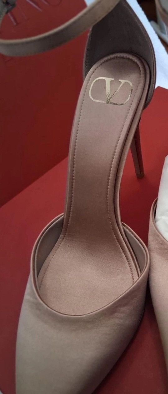 Valentino Valentino satin beige high heel pumps shoes Size US 8 / IT 38 - 7 Thumbnail