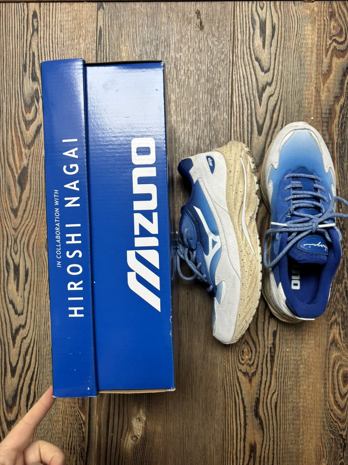 Mizuno Mizuno x Hiroshi Nagai Waverider Size US 9 / EU 42 - 2 Thumbnail