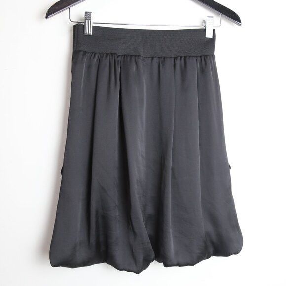 H&M H&M High-Waisted Voluminous Ruffle Detailed Black Mini Skirt Size 27" / US 4 / IT 40 - 5 Thumbnail