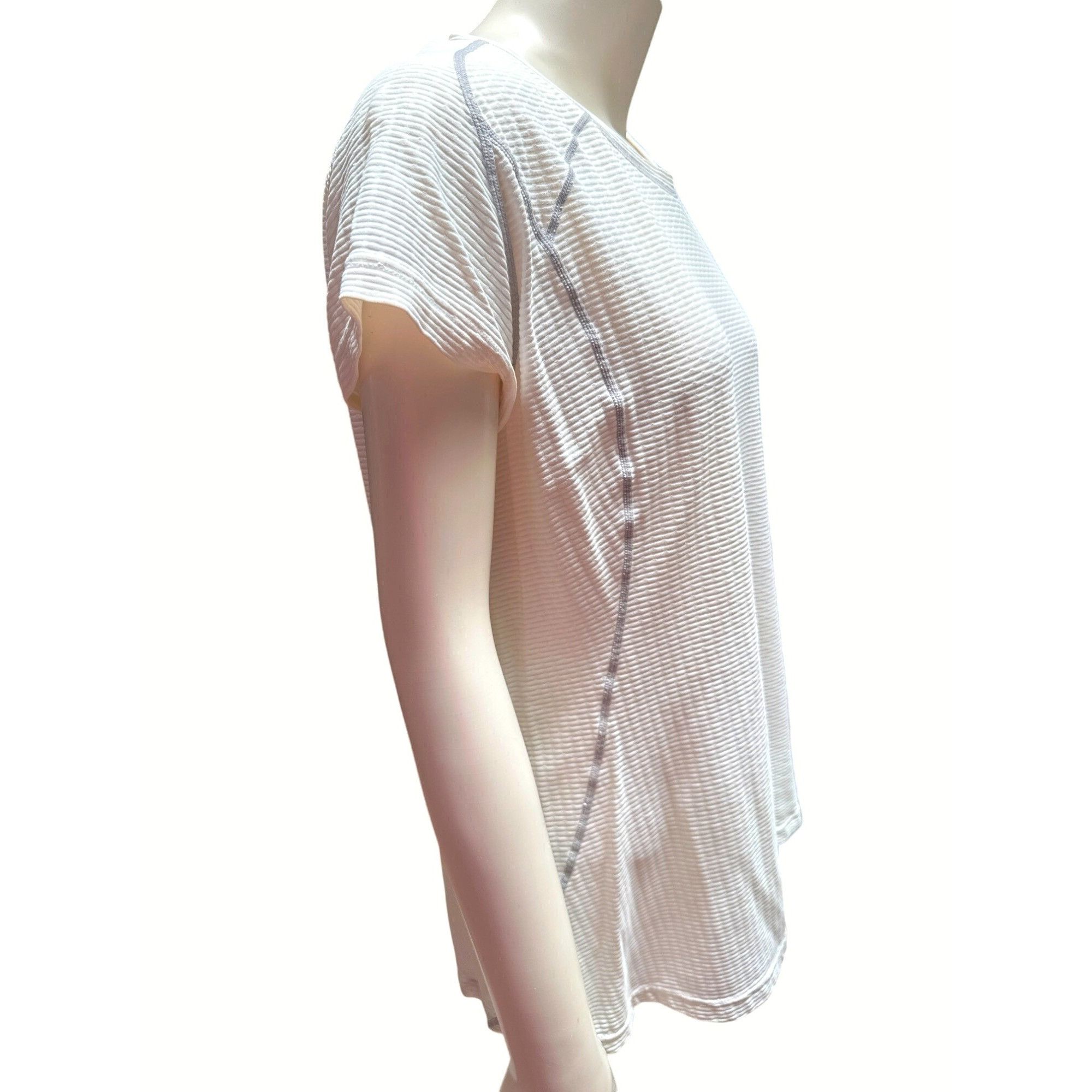 Columbia Columbia Sportswear Company Titanium Short Sleeve Top L Whi Size L / US 10 / IT 46 - 4 Thumbnail
