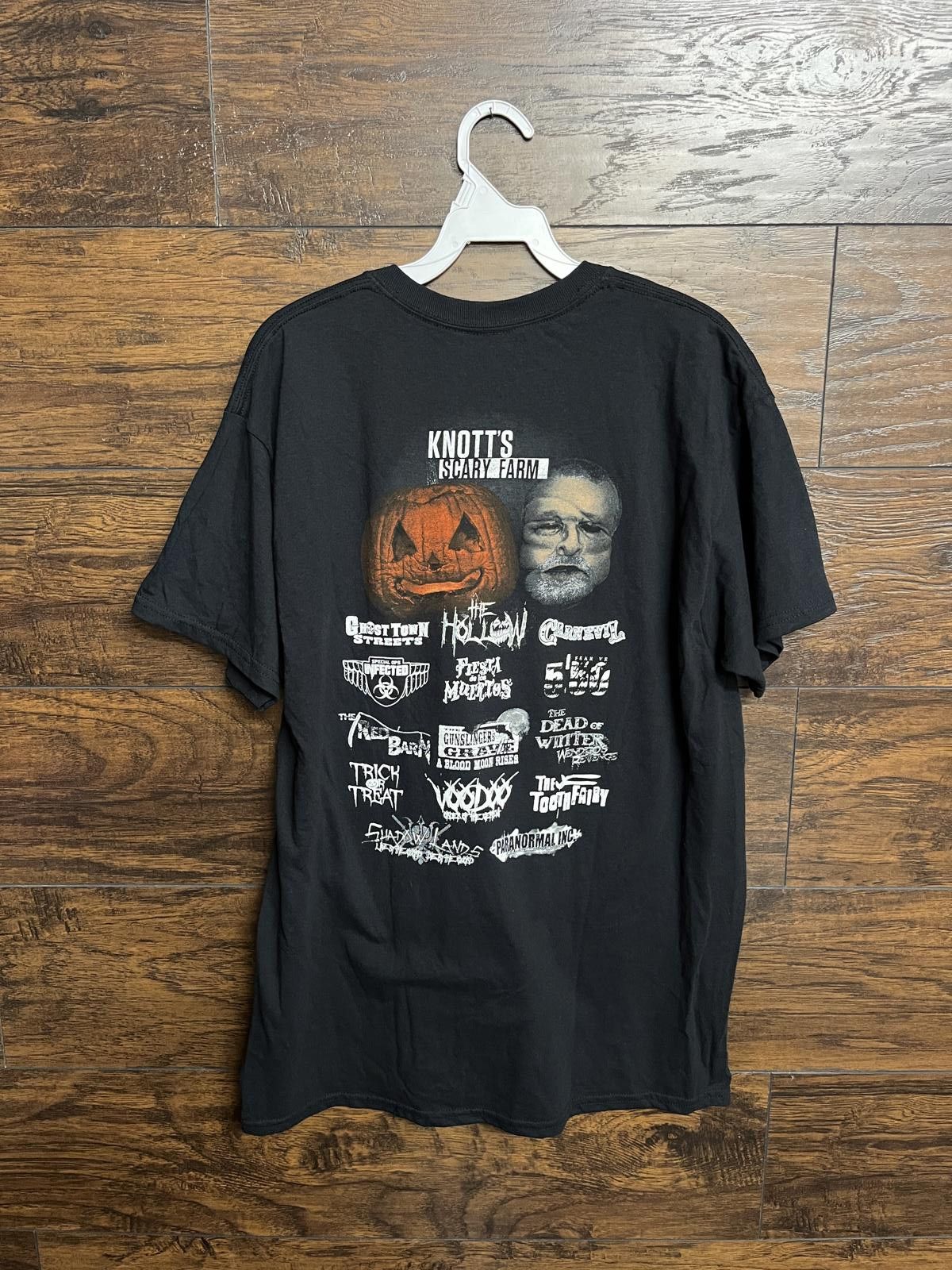 Gildan Knott's Scary Farm 2016 T-shirt - Knotts Berry Farm Tee -L Size US L / EU 52-54 / 3 - 1 Thumbnail