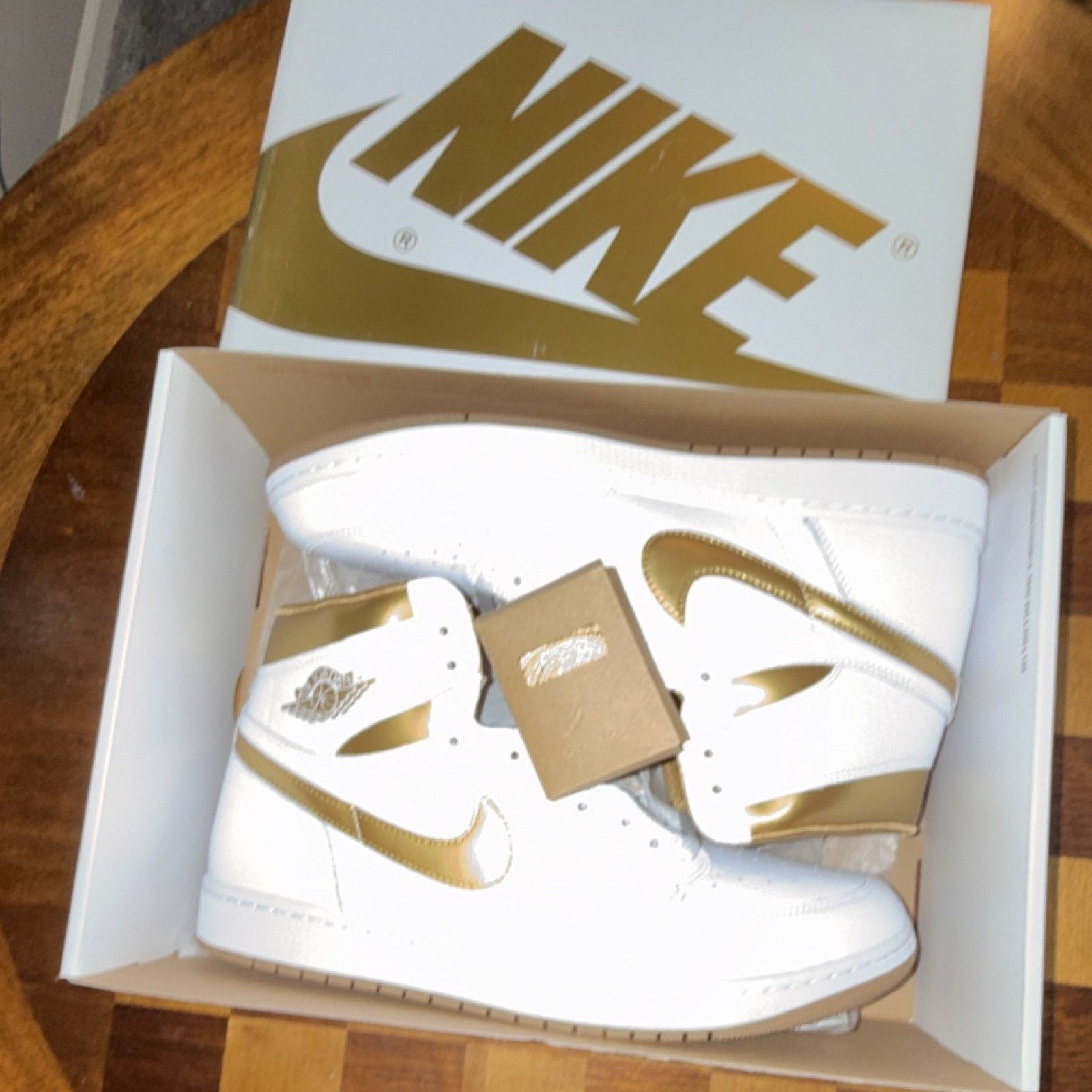 Nike Nike Air Jordan 1 White/Metallic Gold FD2596-107 Women's 14 Size US 11.5 / IT 41.5 - 7 Thumbnail