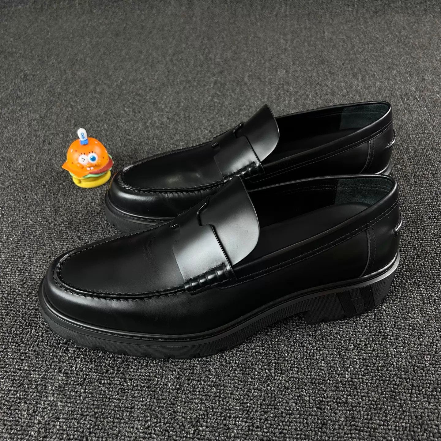 Hermes Hermes Black Loafers 43 HB6619 with Box & Dust Bag Size US 10 / EU 43 - 1 Thumbnail