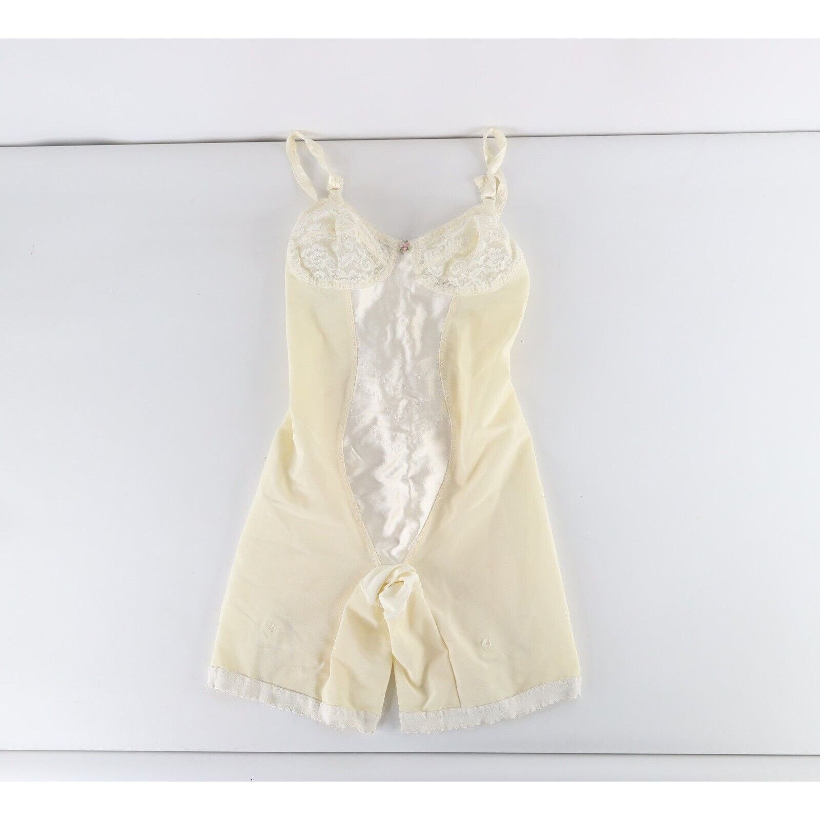 Vintage Vintage 50s 60s Lace Flower Shapewear Bodysuit Size ONE SIZE - 1 Thumbnail