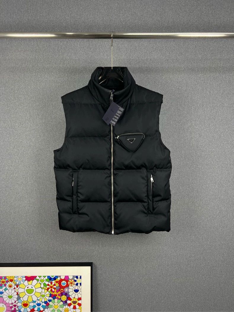 Prada PRADA Triangle Logo Pocket Puffer Vest - dmc Size US L / EU 52-54 / 3 - 1 Thumbnail