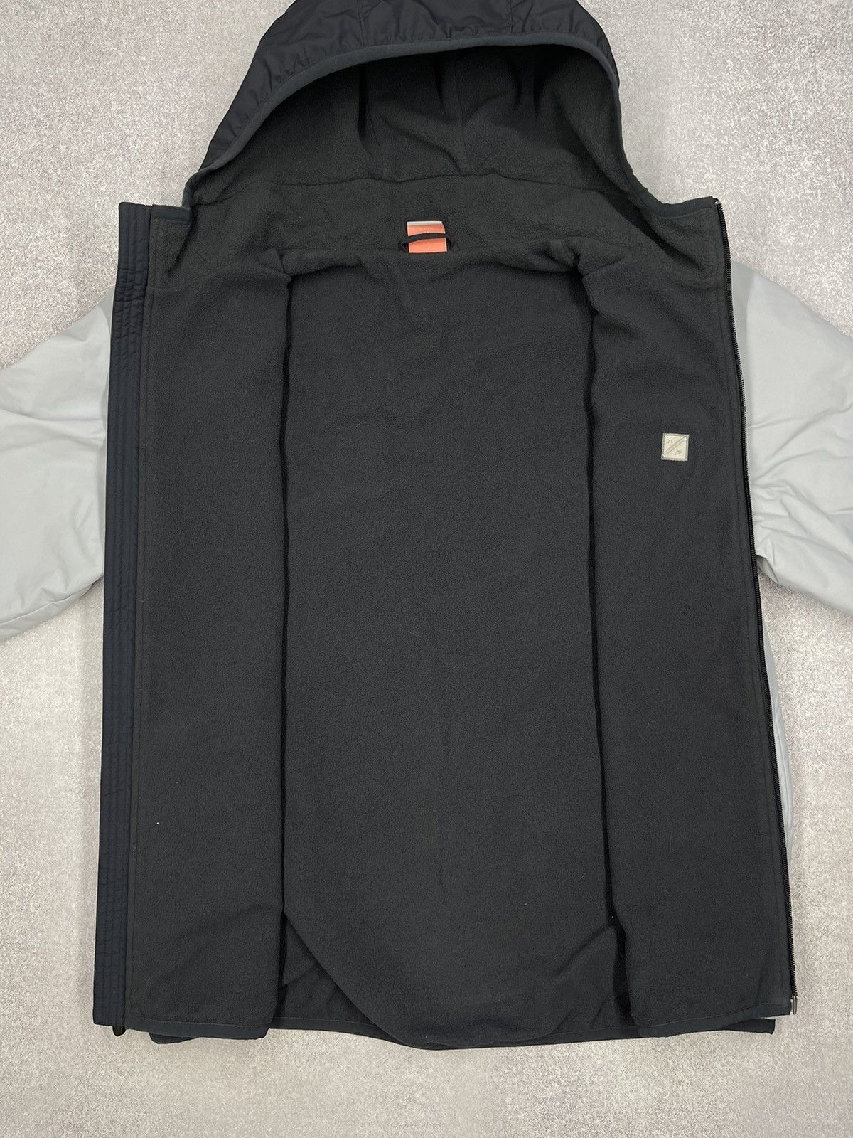 Nike Vintage Nike Athletic Nylon Jacket Basic Logo Swoosh Y2K TN Size US L / EU 52-54 / 3 - 5 Thumbnail