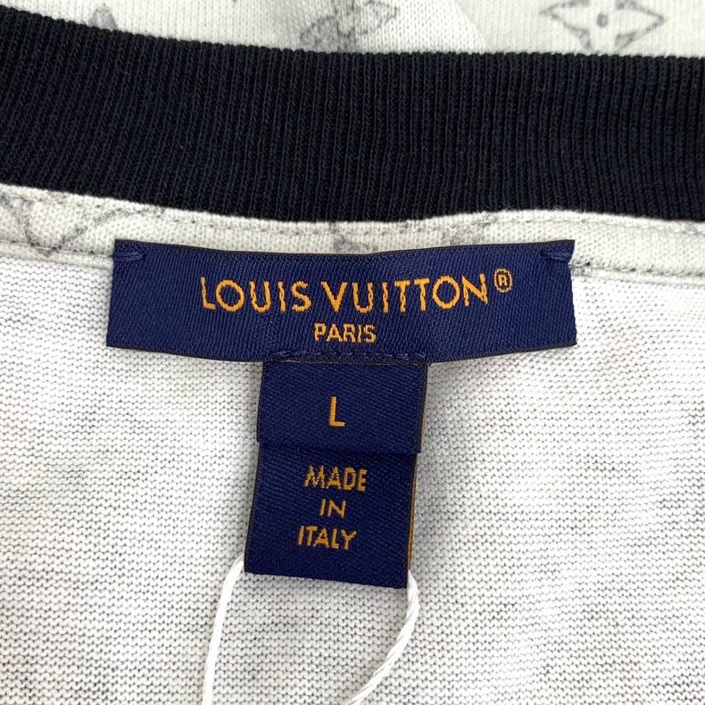 Louis Vuitton Louis Vuitton 25 Light Grey logo full print cotton crew ne Size L / US 10 / IT 46 - 5 Thumbnail
