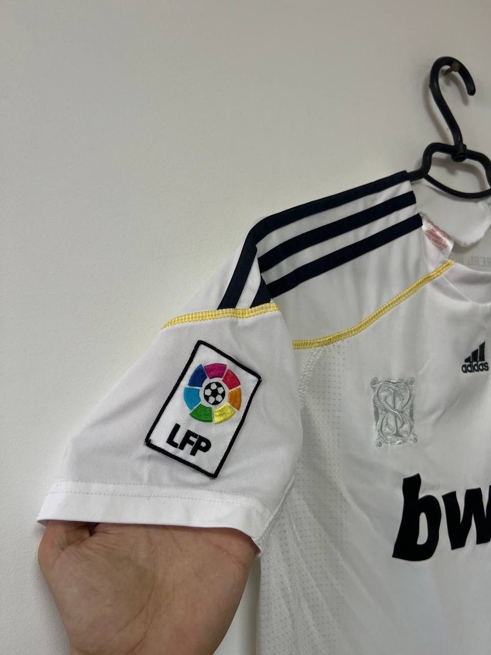 Adidas Real Madrid 2009/2010 Home Soccer Football Shirt Adidas M Size US M / EU 48-50 / 2 - 5 Thumbnail