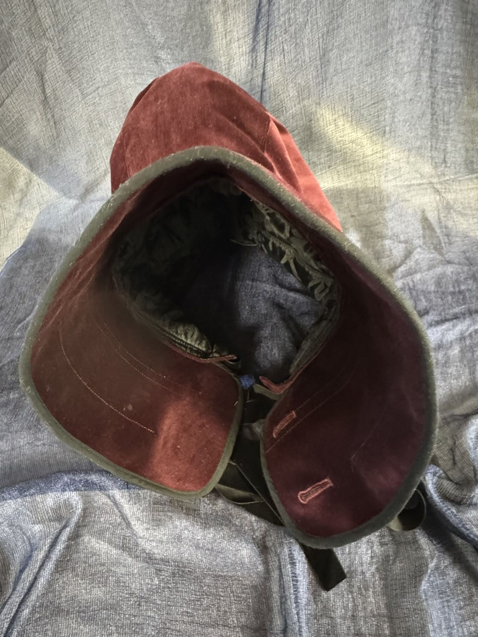 Comme des Garcons Rare Vintage COMME des GARÇONS Burgundy Velvet Bonnet Hood Size ONE SIZE - 4 Thumbnail