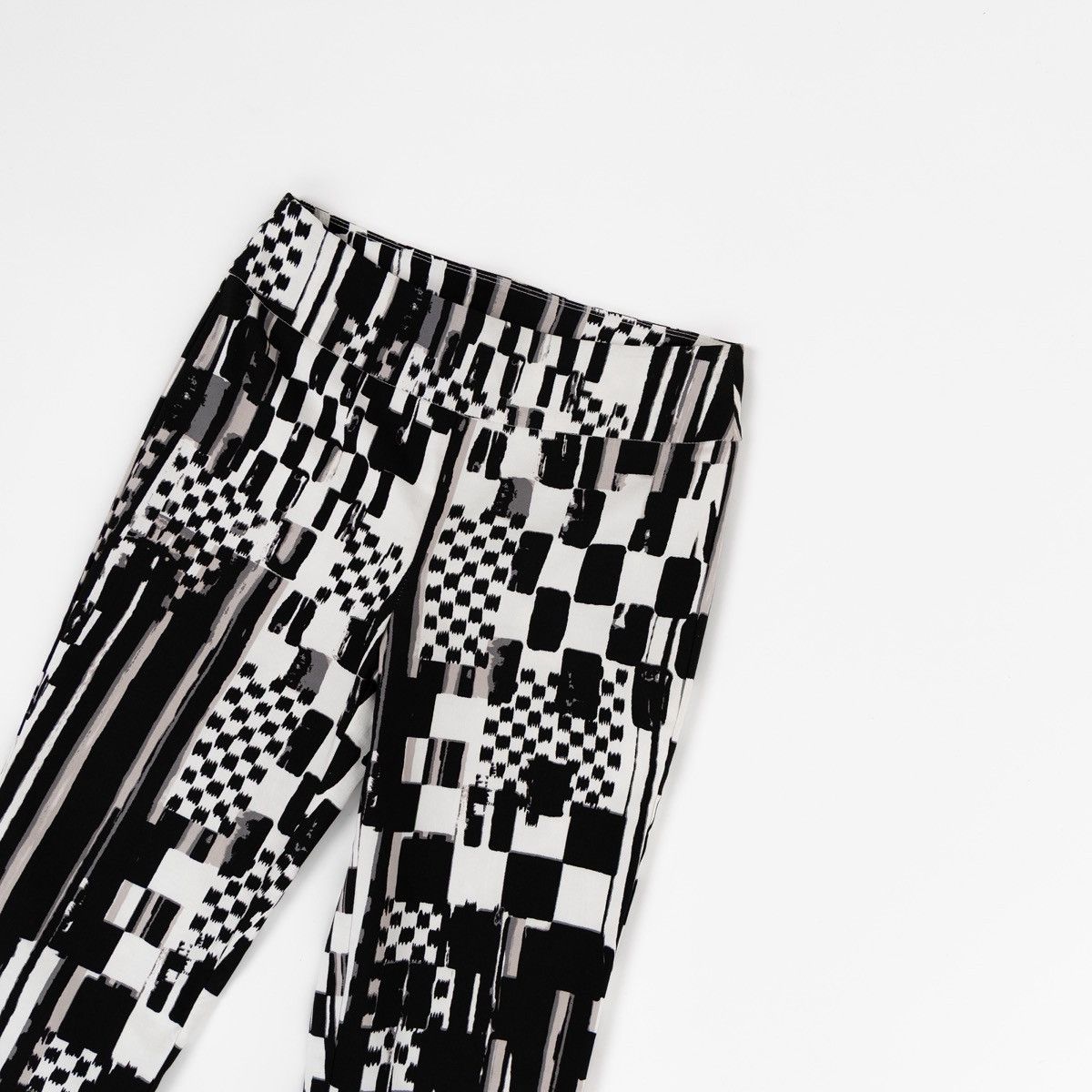 Joseph Ribkoff Joseph Ribkoff Women Geometric Black White Trousers Slim Fit Size 30" / US 8 / IT 44 - 3 Thumbnail