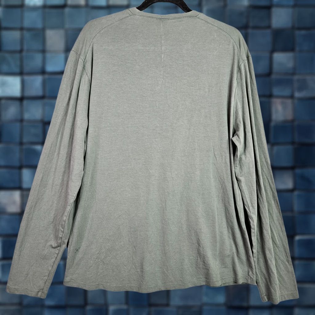 Lululemon Lululemon Men's T-Shirt Henley Long Sleeve Tee Size L Gray Logo Solid Activewear Regular Fit All Seasons Shirt Mens Size US L / EU 52-54 / 3 - 1 Thumbnail