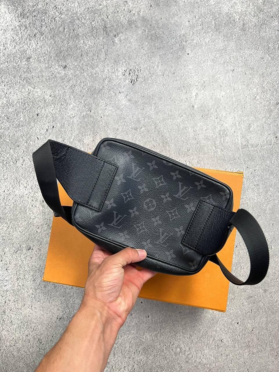 Louis Vuitton Louis Vuitton Outdoor Bumbag Size ONE SIZE - 4 Thumbnail