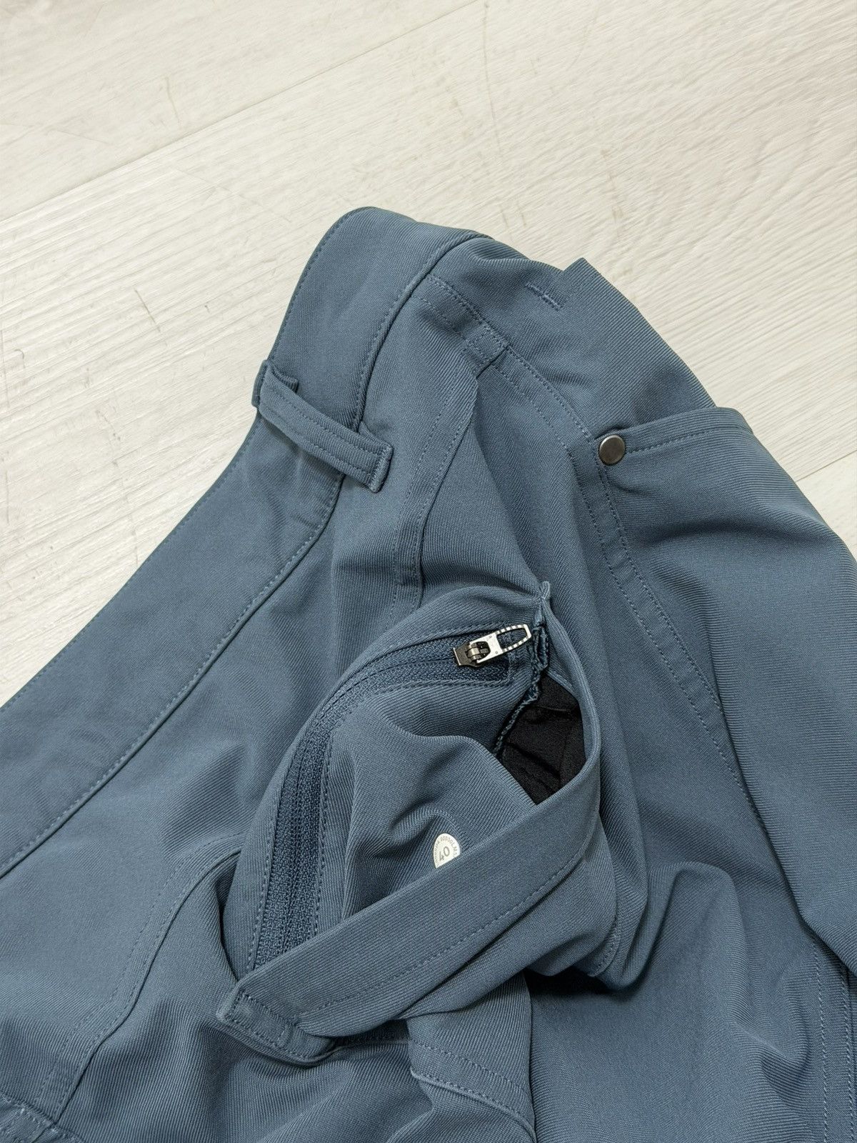 Lululemon Lululemon ABC Pant Classic 5-Pocket Size 40 Size US 40 / EU 56 - 8 Thumbnail