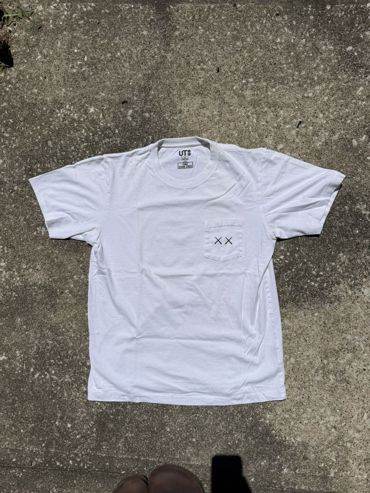 Kaws × Uniqlo White KAWS x Uniqlo x Sesame Street XX Pocket Tee Size US S / EU 44-46 / 1 - 2 Thumbnail
