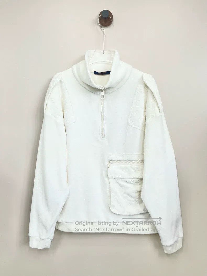 Louis Vuitton White velvet embossed presbyopic logo half-z