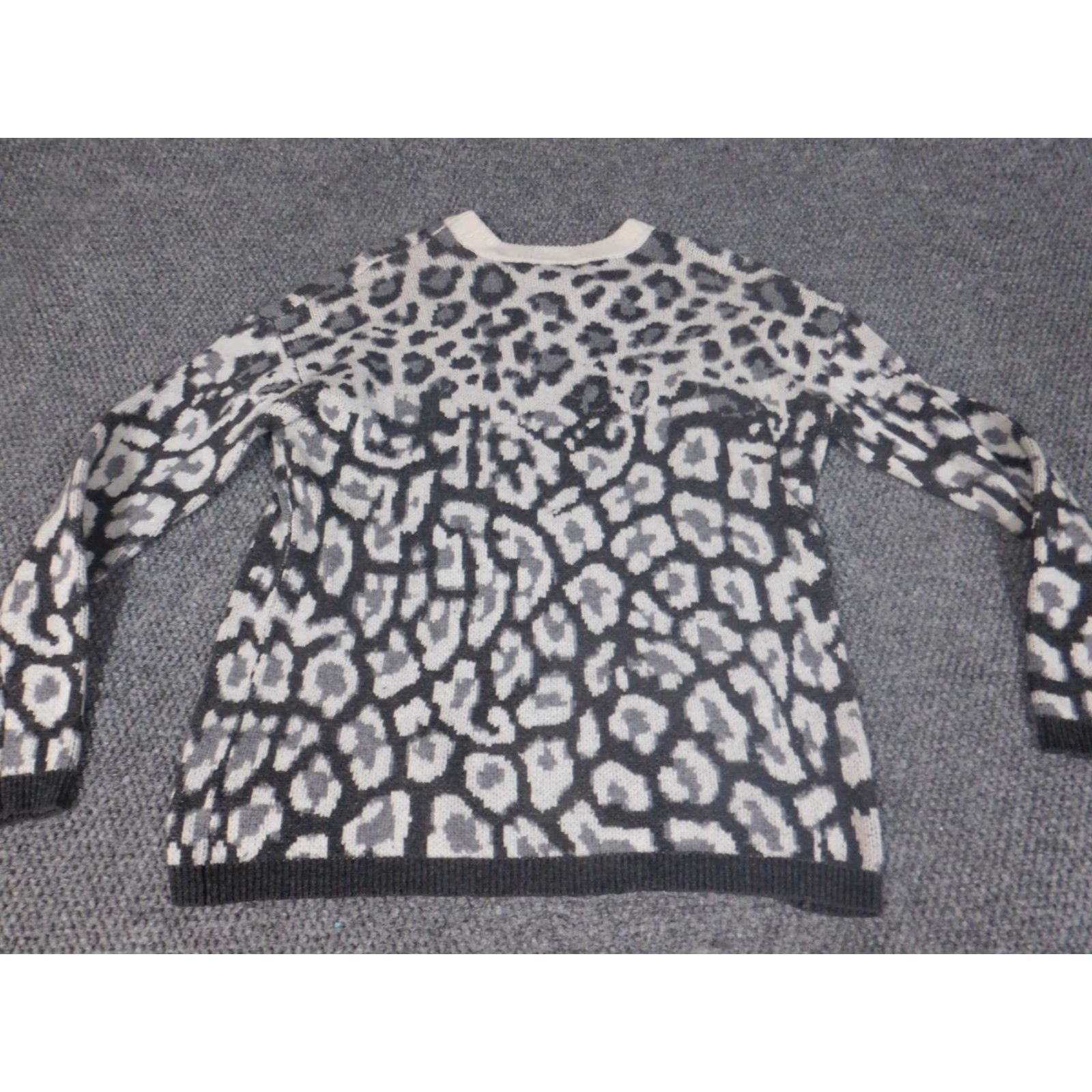 Saks Fifth Avenue Saks Fifth Avenue Womens Sweater XS Gray Crew Neck Pullover Knit Wool Nylon Ruffle Long Sleeve Modern Regular Womens Size XS / US 0-2 / IT 36-38 - 7 Thumbnail
