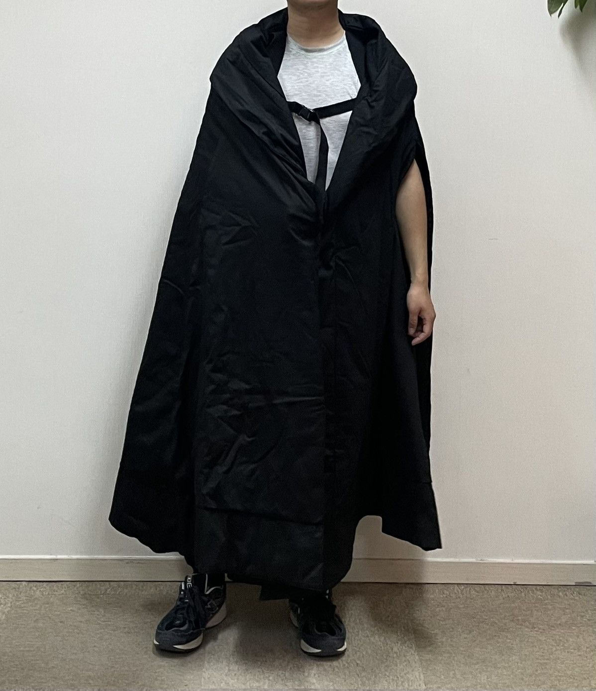 Julius 16aw Padded Monk Robe Cape | Grailed
