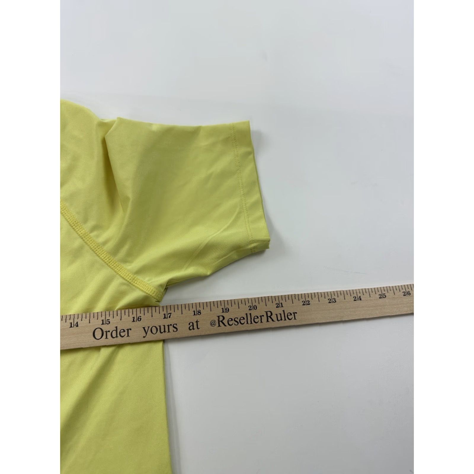Vintage Columbia Shirt Womens XS Yellow Short Sleeve V-Neck Omni-Shade Sun Protection Jersey T-Shirt Size XS / US 0-2 / IT 36-38 - 7 Thumbnail