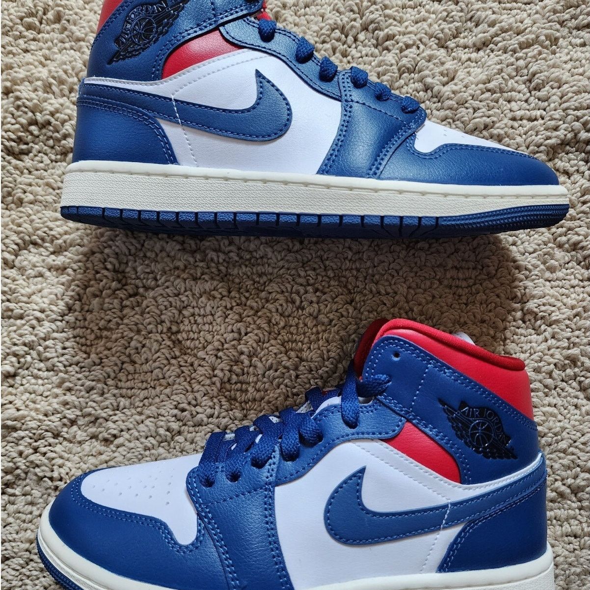 Jordan Brand Wmns Air Jordan 1 Mid French Blue Brand New Sz 7 Size US 7 / IT 37 - 2 Thumbnail