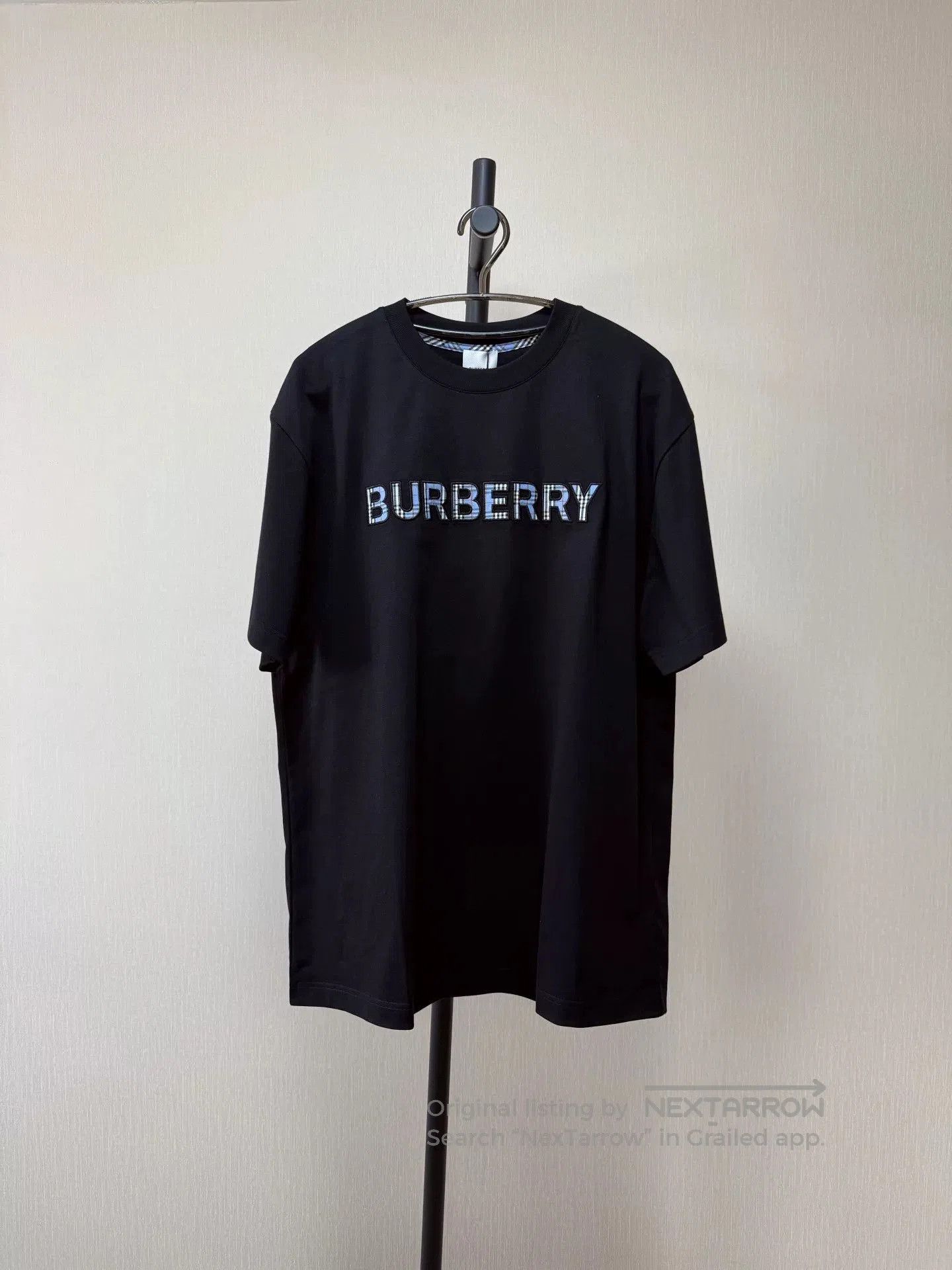 Burberry Burberry Black T-Shirt. Size US XL / EU 56 / 4 - 1 Thumbnail