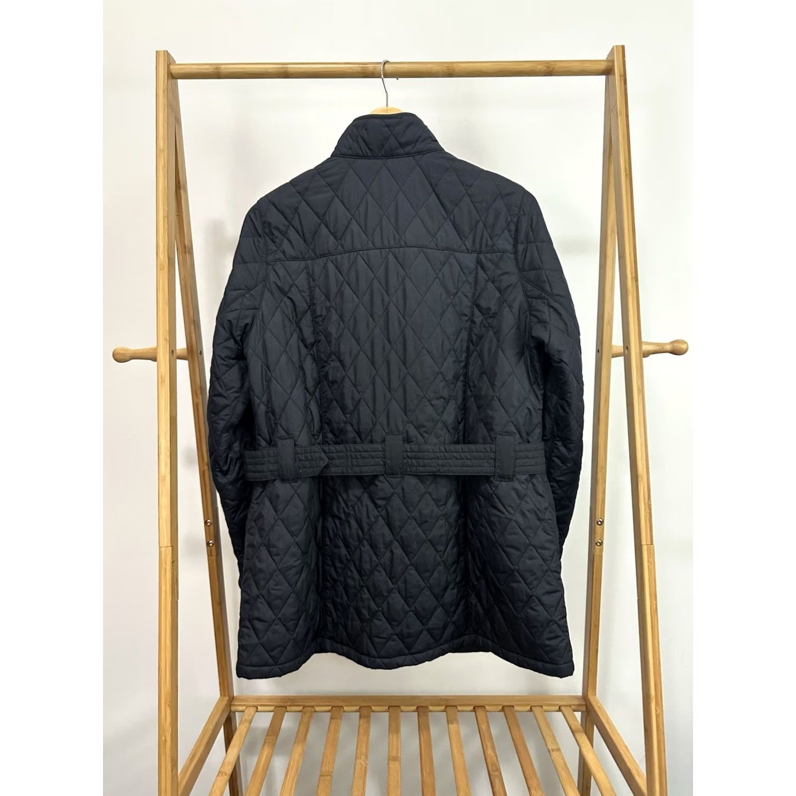 Barbour Barbour Jacket Quilted Navy Floral Lined Belted Size 12 Womens USA 12 UK 16 Ships Barbour Quilted Jacket Womens Navy Floral Belted Size 12 US 12 UK 16 Size XL / US 12-14 / IT 48-50 - 2 Thumbnail