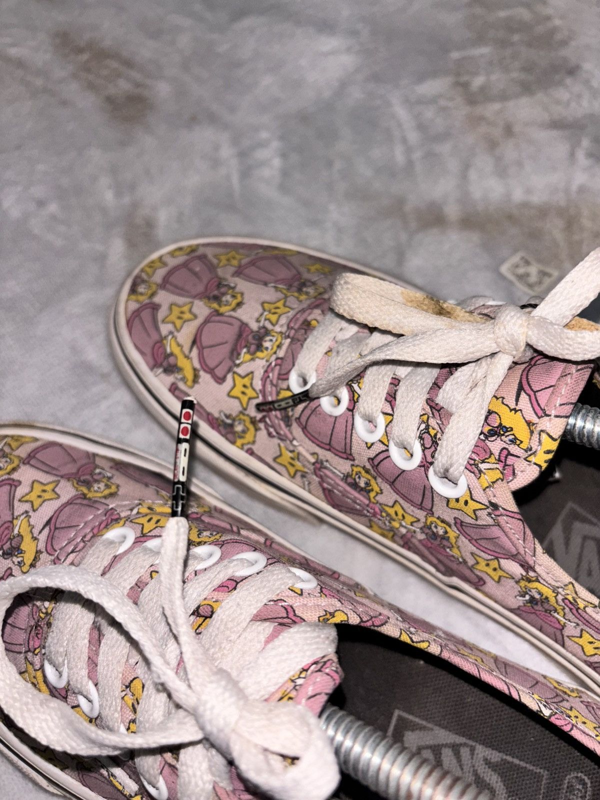 Nintendo × Vans Vans Authentic x Nintendo Size US 8 / IT 38 - 5 Thumbnail