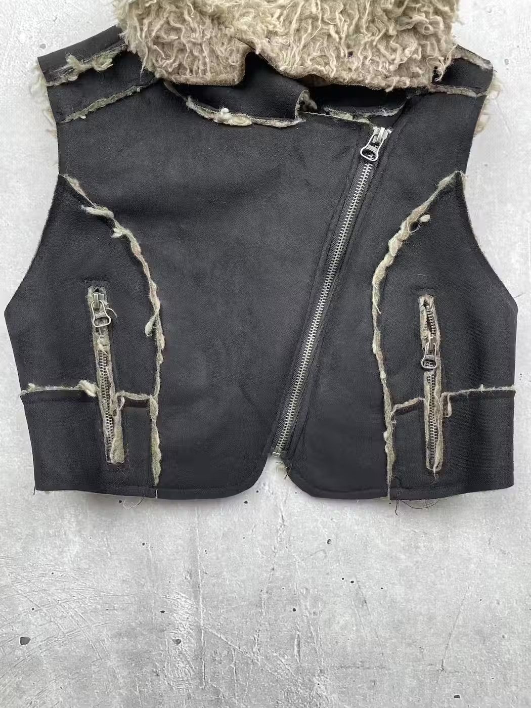 Vintage Vintage Zipped Asymmetrical Faux Fur Vest Size XS / US 0-2 / IT 36-38 - 3 Thumbnail