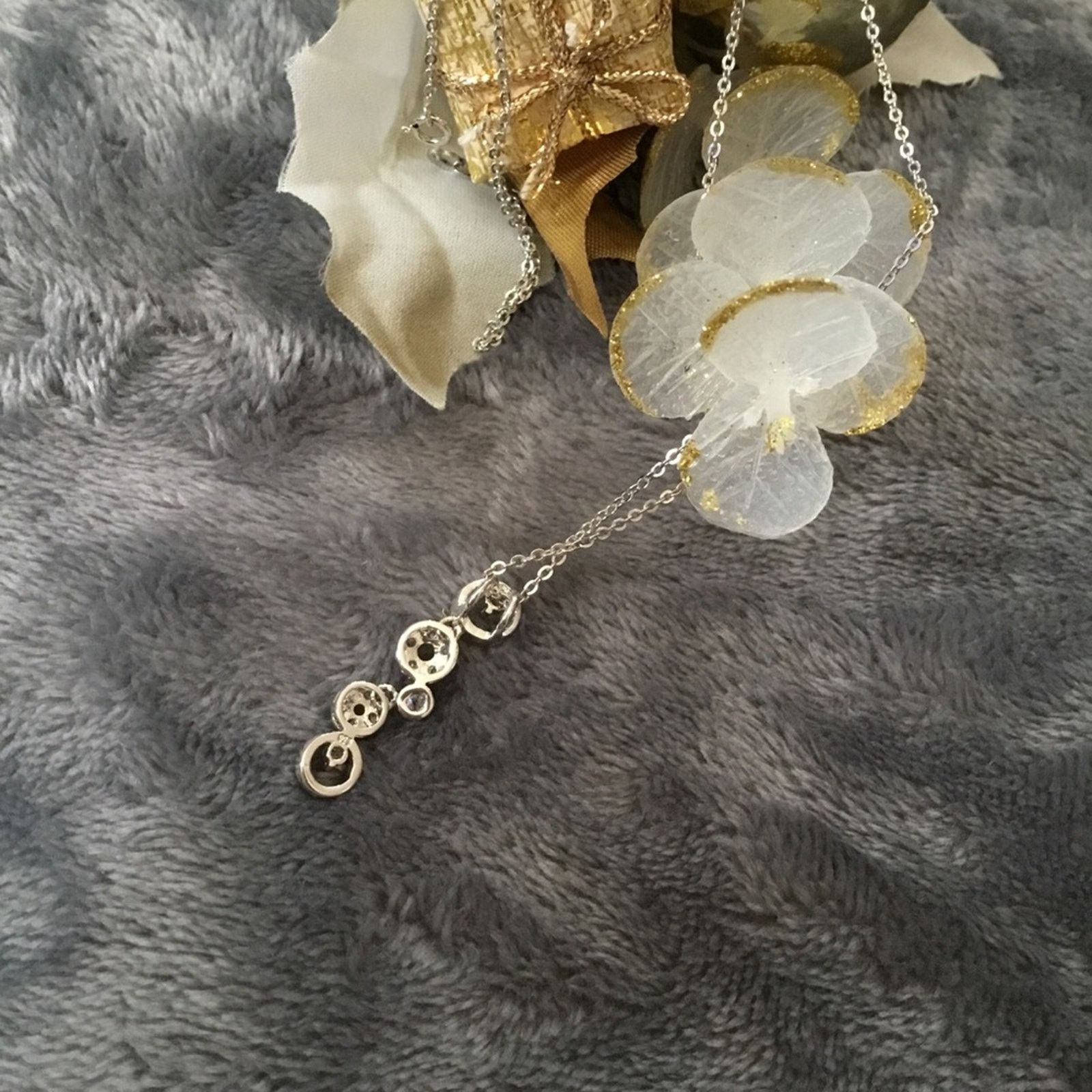 Other Sterling Silver Round Multi-Crystal Necklace Size ONE SIZE - 4 Thumbnail
