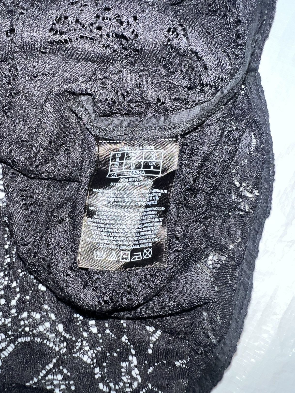 Guess Guess Y2K floral lace sheer tank top 🖤🥀 Size M / US 6-8 / IT 42-44 - 7 Thumbnail