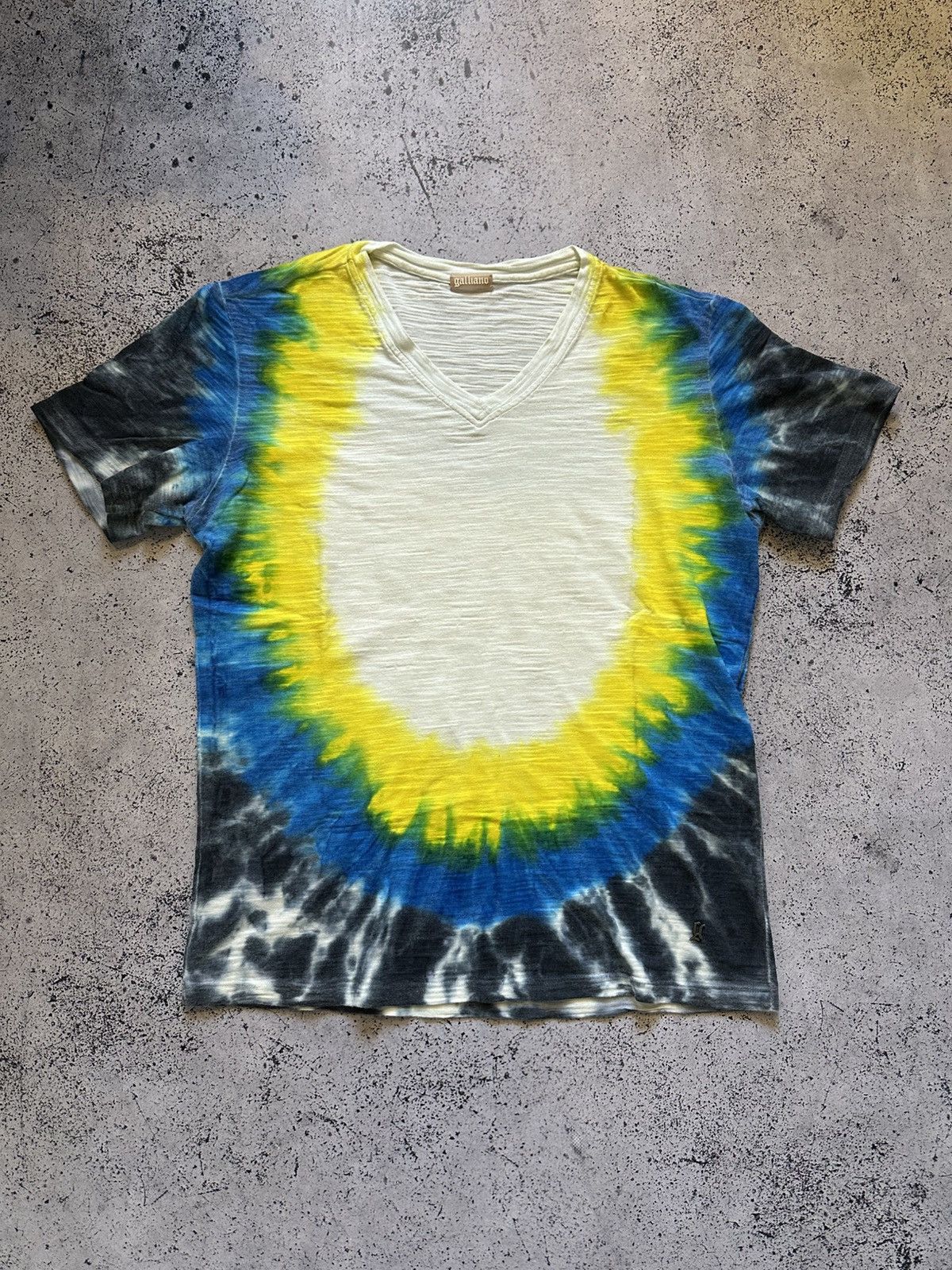 John Galliano × Vintage Vintage Galliano Tie Die T-shirt Luxury Tee V neck Y2K USA Size US M / EU 48-50 / 2 - 1 Thumbnail