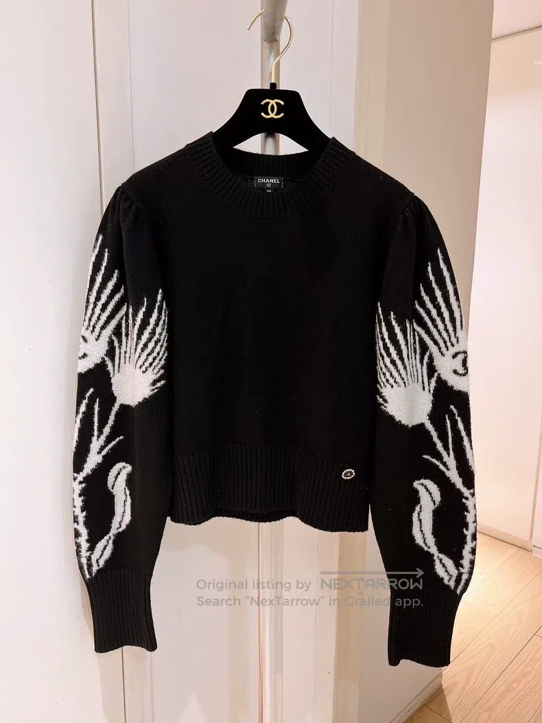 Chanel Chanel Castle Series Cashmere Sweater Size XS / US 0-2 / IT 36-38 - 1 Thumbnail