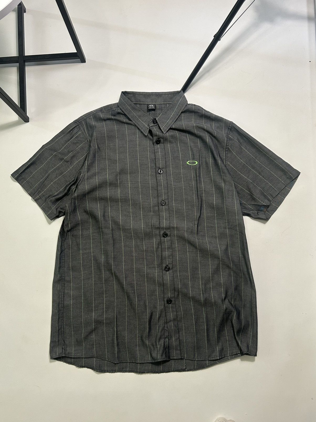 Oakley × Vintage Oakley Outdoor Streetwear Hawaiian Button Shirt Mens XL Size US XL / EU 56 / 4 - 1 Thumbnail