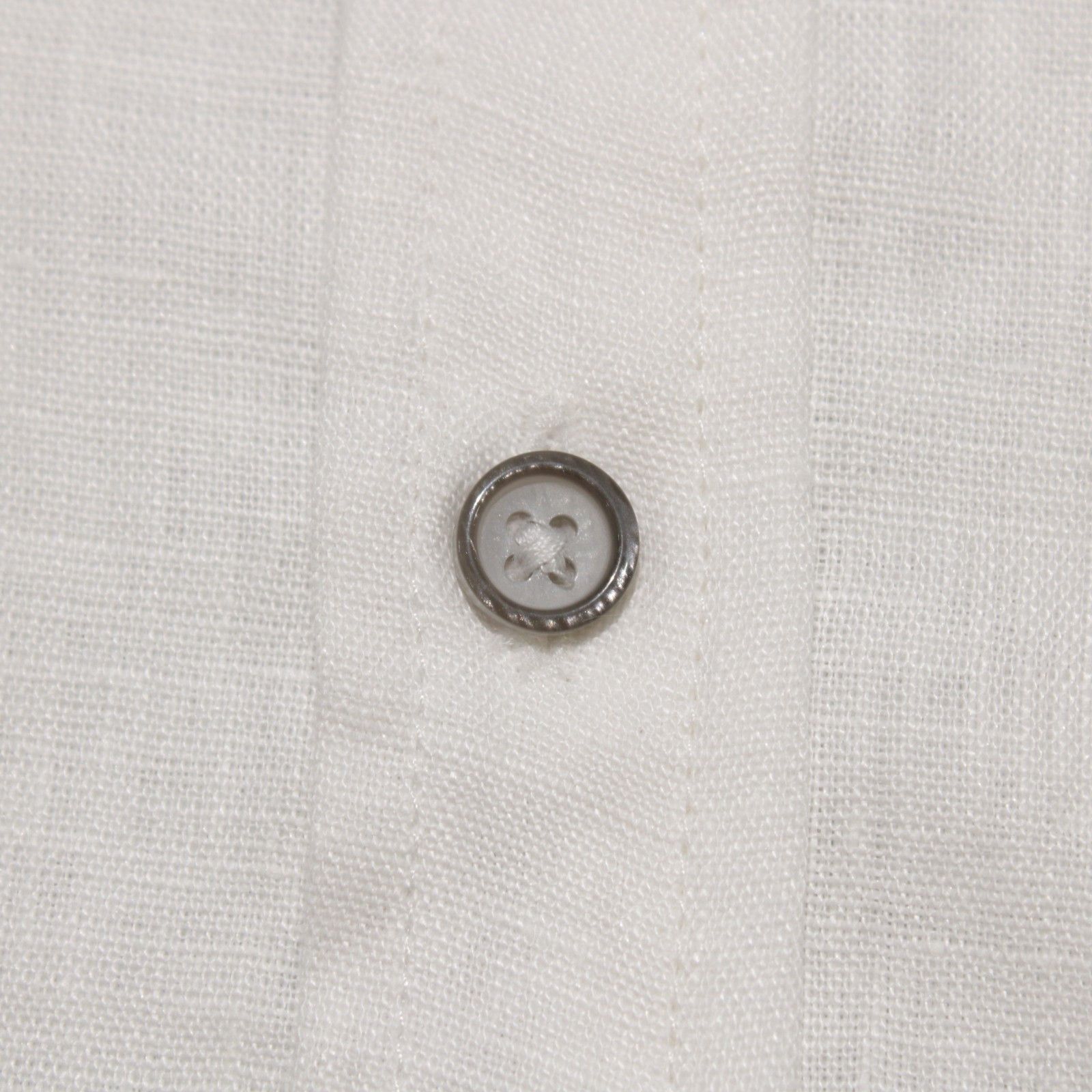 Robert Graham Robert Graham New with tags Shirt Size M US In White Size US M / EU 48-50 / 2 - 3 Thumbnail