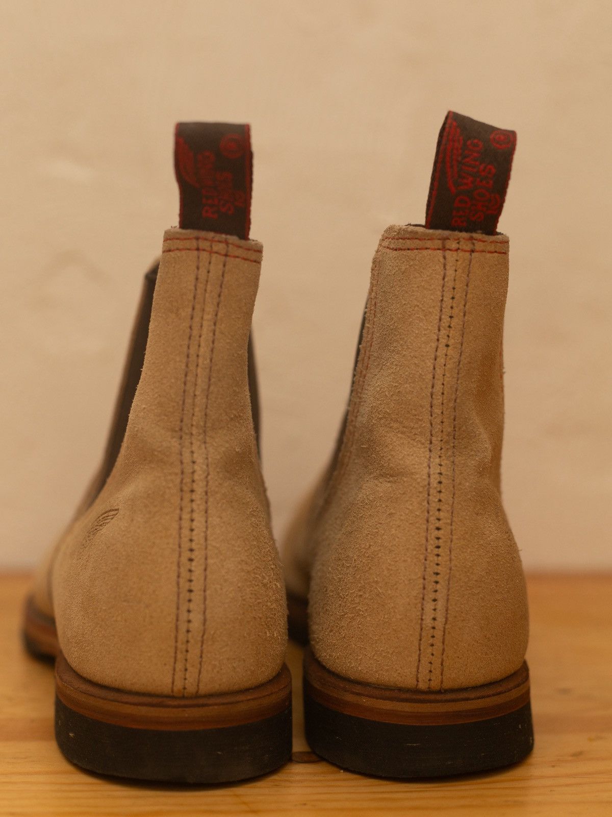 Red Wing Red Wing Suede Chelsea Boots Beige Tan Size 10 Size US 10 / EU 43 - 5 Thumbnail