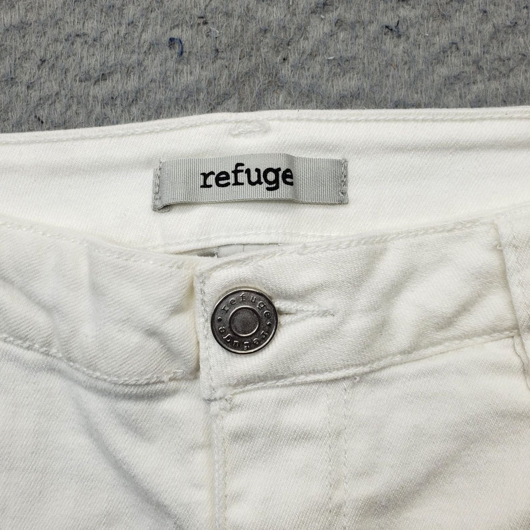 Denime Refuge Womens Denim Shorts 6 White Comfort Stretch 5-Pocket Distressed Cuffed Summer Casual Relaxed Fit Size 28" / US 6 / IT 42 - 8 Thumbnail