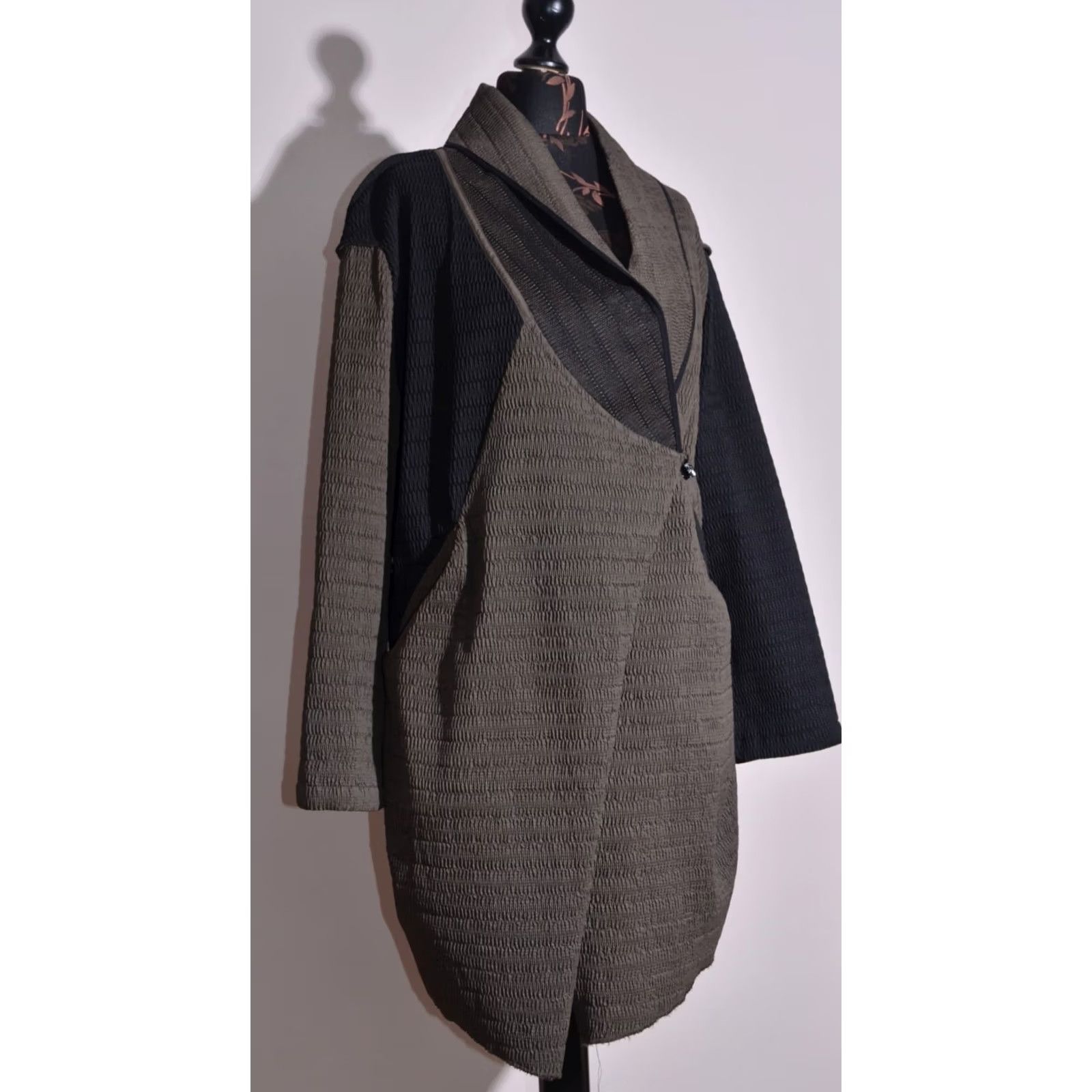 Vintage ABSOLUT by Zebra Jacket Women Regular XS? 1? Black Brown Coat / Overcoat Polyester Mid-Length - Ladies Casual Travel - 1 Adjusted Size XS / US 0-2 / IT 36-38 - 4 Thumbnail