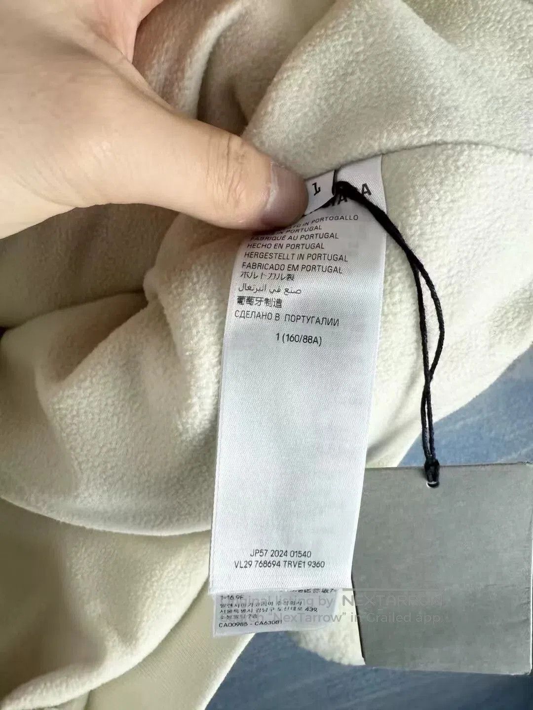 Balenciaga balenciaga white teddy hoodie jacket with logo. Size US XL / EU 56 / 4 - 3 Thumbnail