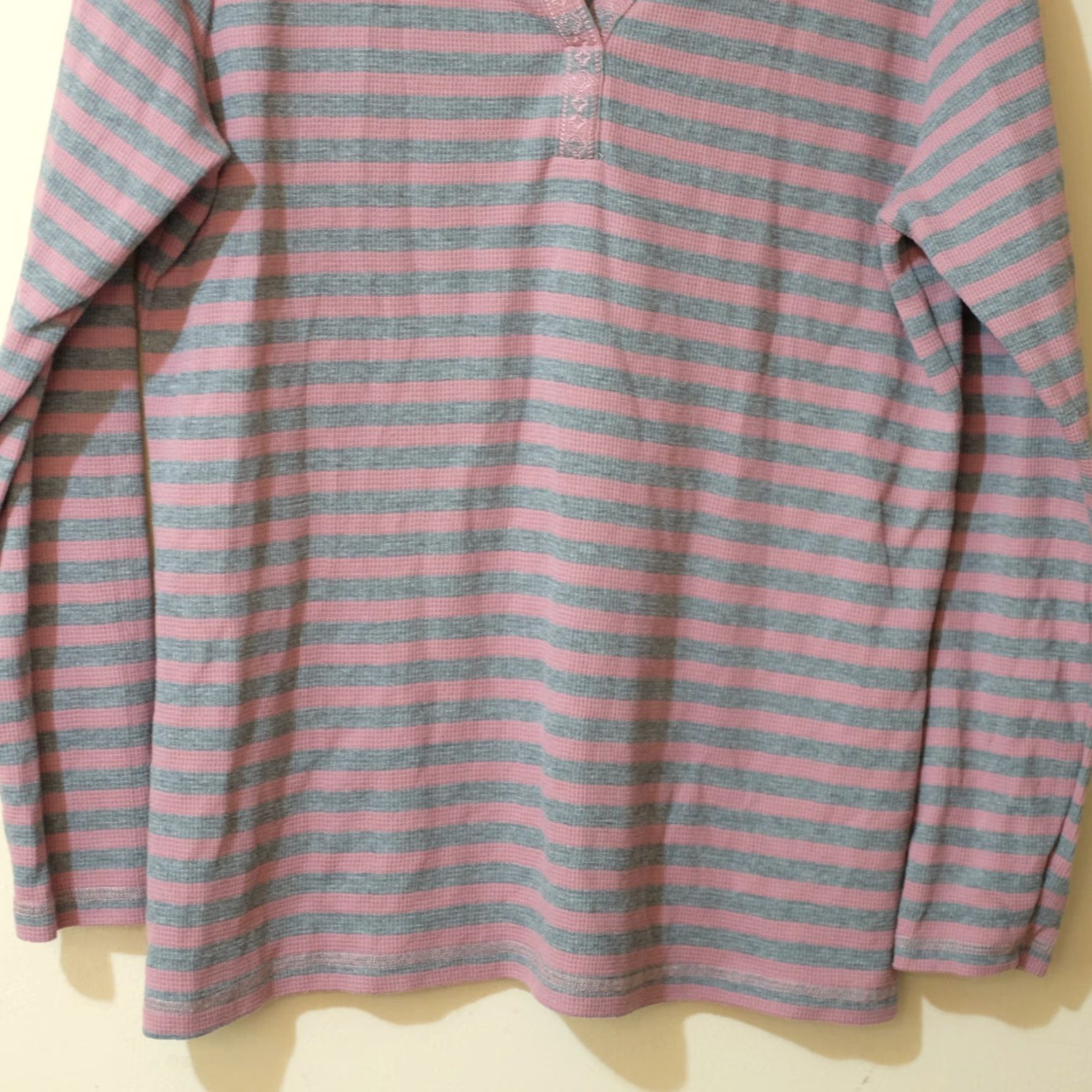 Vintage Christopher & Banks Thermal Shirt Women's L Mauve/Grey Stripe Knit Pullover Long Sleeve Split V-Neck Made in China Size L / US 10 / IT 46 - 3 Thumbnail
