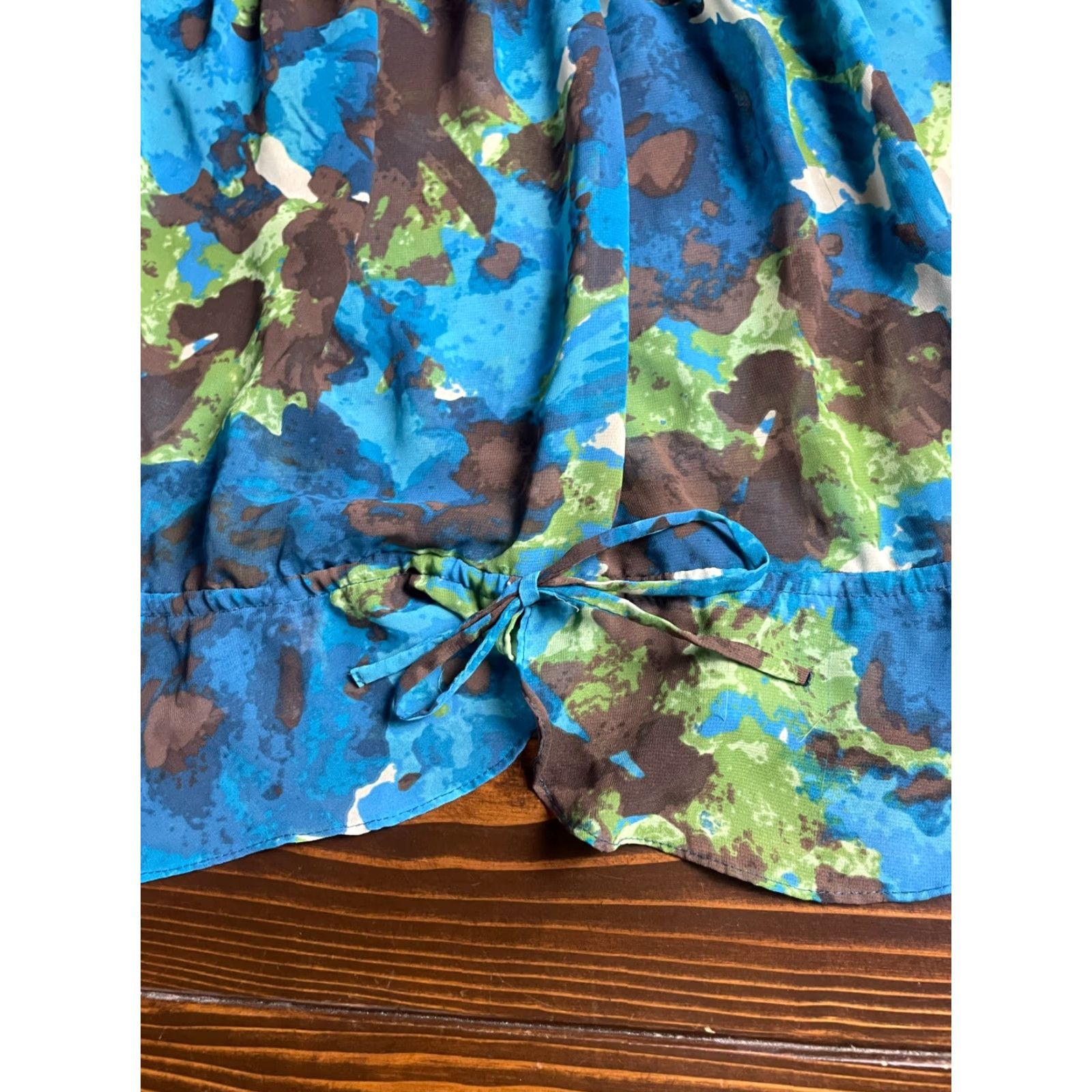 Vintage A.N.A Shirt Women Petite Large Blue Green Brown Semi Sheer Ruffle T-Shirt Boat Neck Short Sleeve Casual Fall Spring Summer Modern Womens Size L / US 10 / IT 46 - 5 Thumbnail