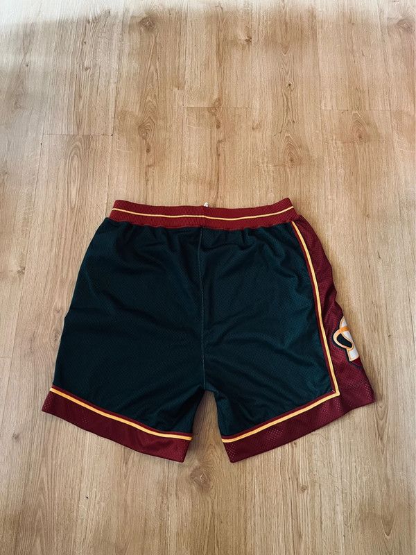 Champion Seattle Supersonics Basketball Game Shorts Champion Size US 44 / EU 60 - 2 Thumbnail